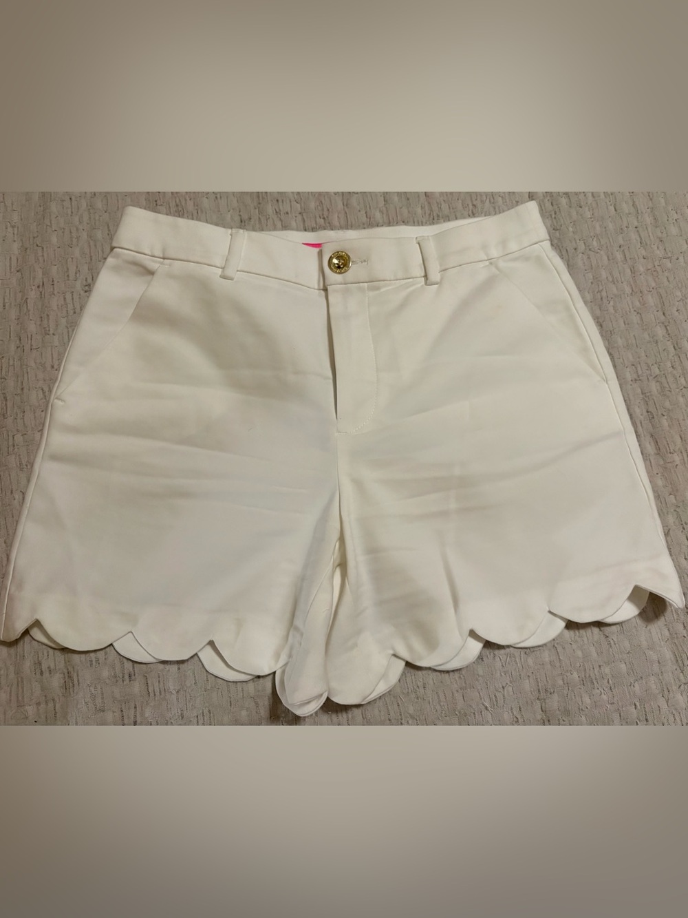 Lilly Pulitzer Cream Scallop Hem Shorts